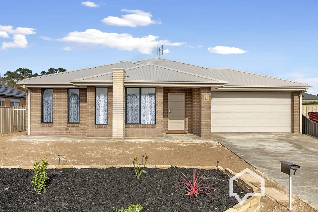 Four bedroom retreat in a quiet court