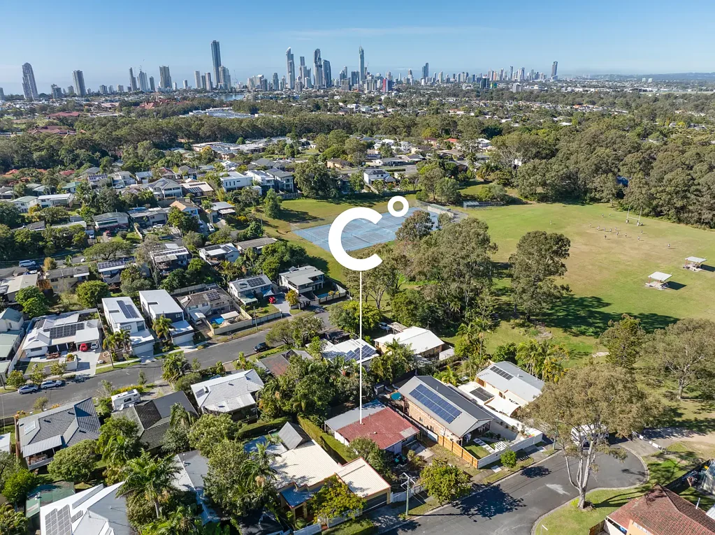 Southport 3部屋 Prime Southport Opportunity - Renovate or Rebuild in a Thriving Location