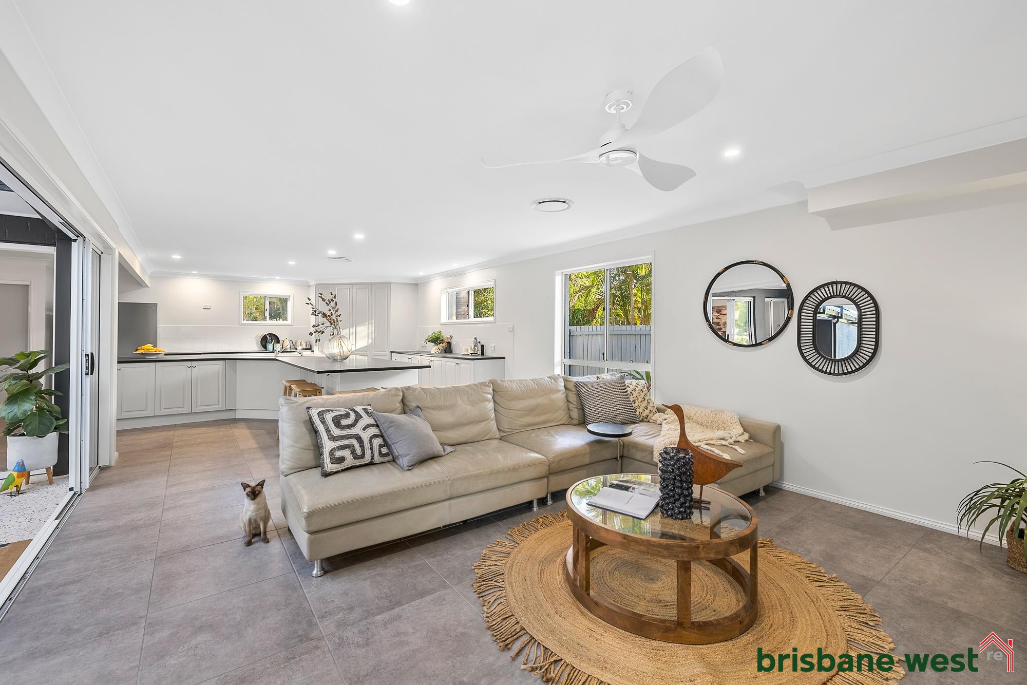 104 KINTYRE ST, BROOKFIELD QLD 4069, 0 habitaciones, 0 baños, House