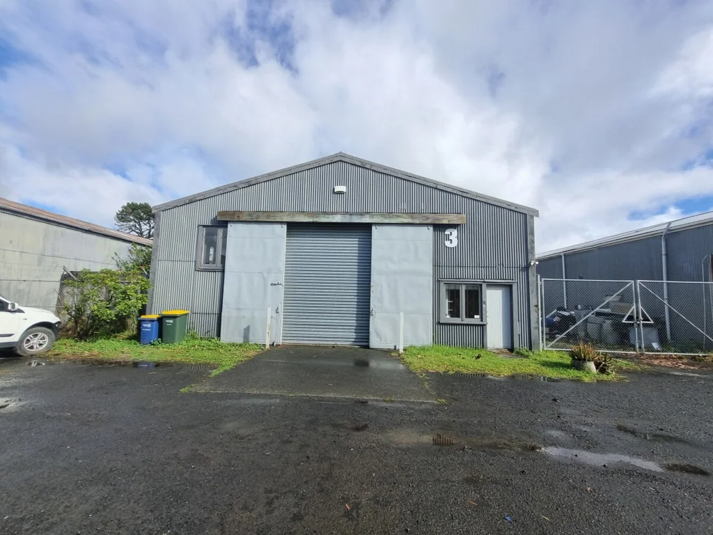 Glendene Versatile 300m² Warehouse Space in Glendene