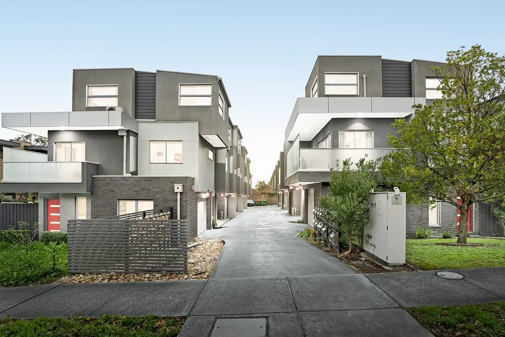 Box Hill North 3Zimmer Contemporary Style in a Prime Box Hill Lifestyle Setting