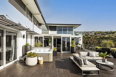 Redcliffs 5 Slaapkamer Luxury, space and spectacular views - must be sold