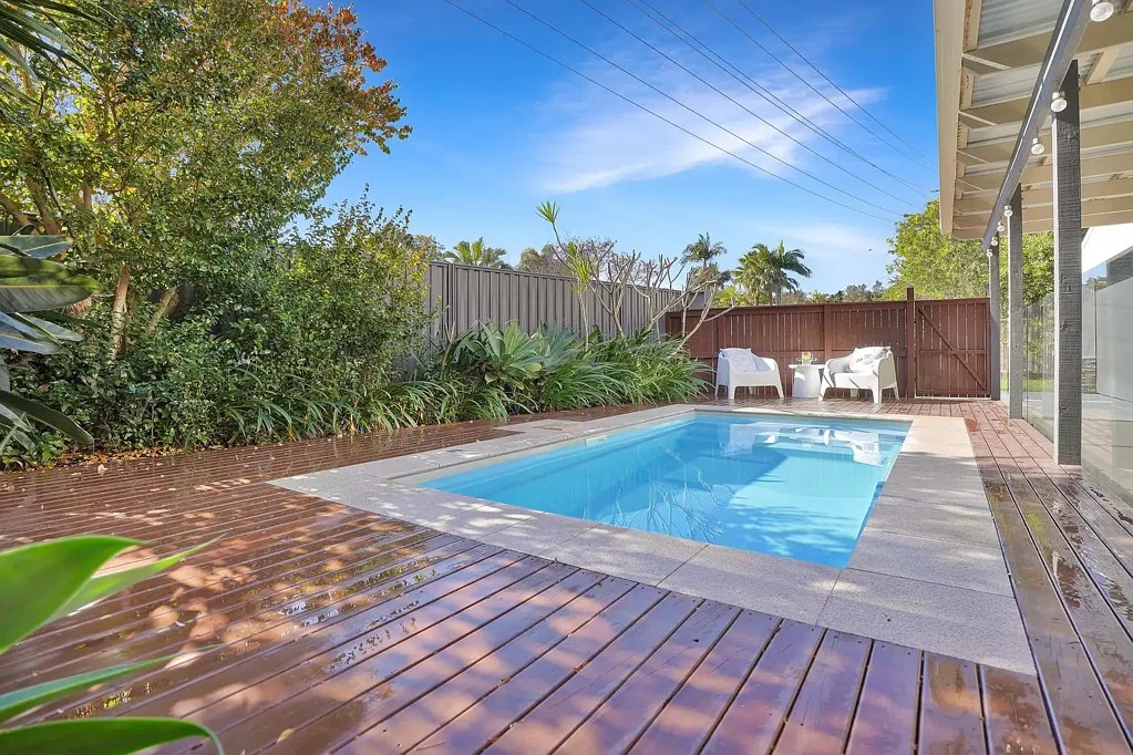 Hope Island 3 Bedroom Spacious Family Home in a Quiet Leafy Neighbourhood