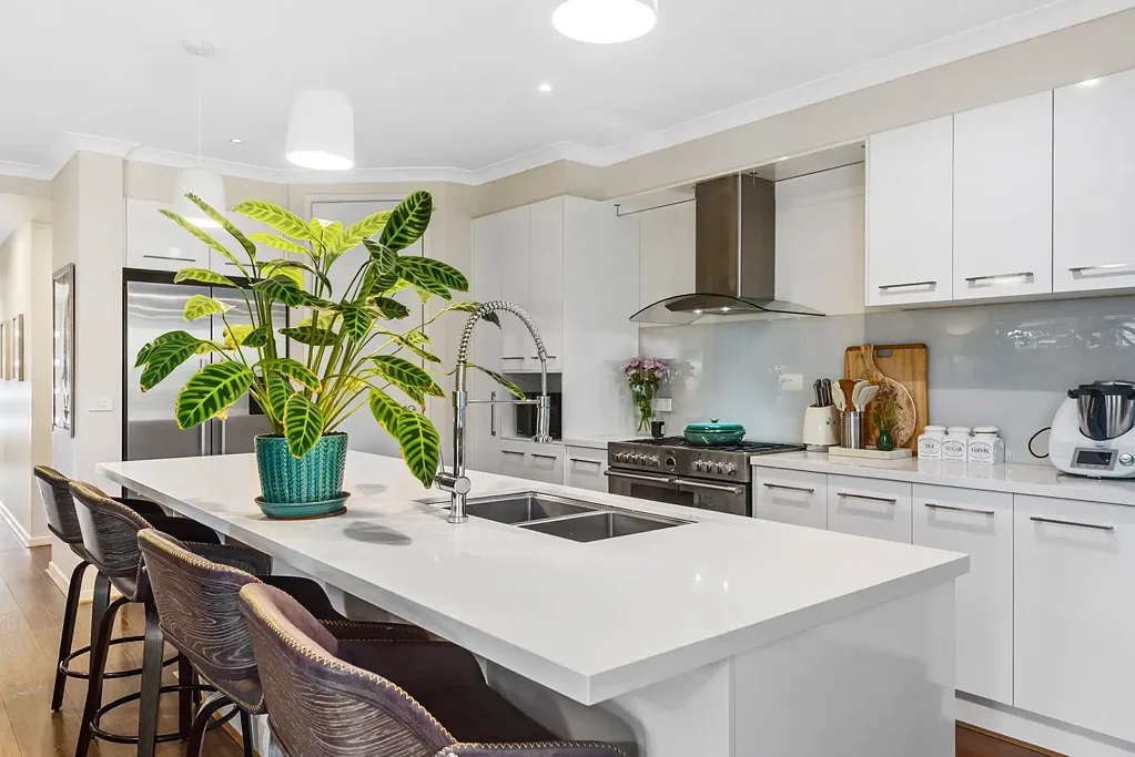 Woodend 4房  Lifestyle Living with Space, Privacy & an Exceptional Shed