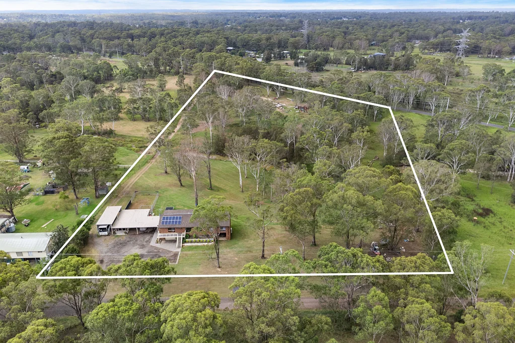 Vineyard Private Family Home Offers Serene Acreage Living