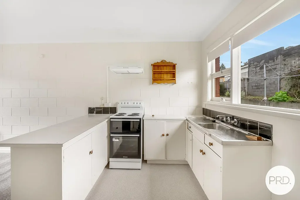 Neat and cosy unit in quiet street