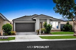 27 Mossey Crescent, Cranbourne East