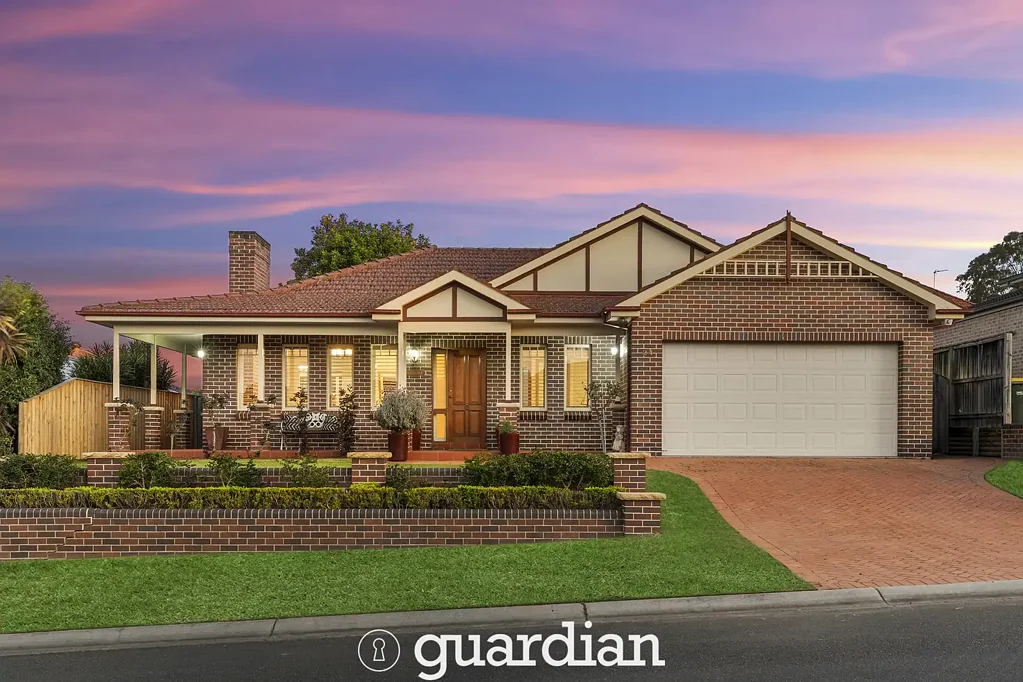 Kellyville 4房 高处家庭雅居，优越地段 Elevated Family Elegance in Prime Position