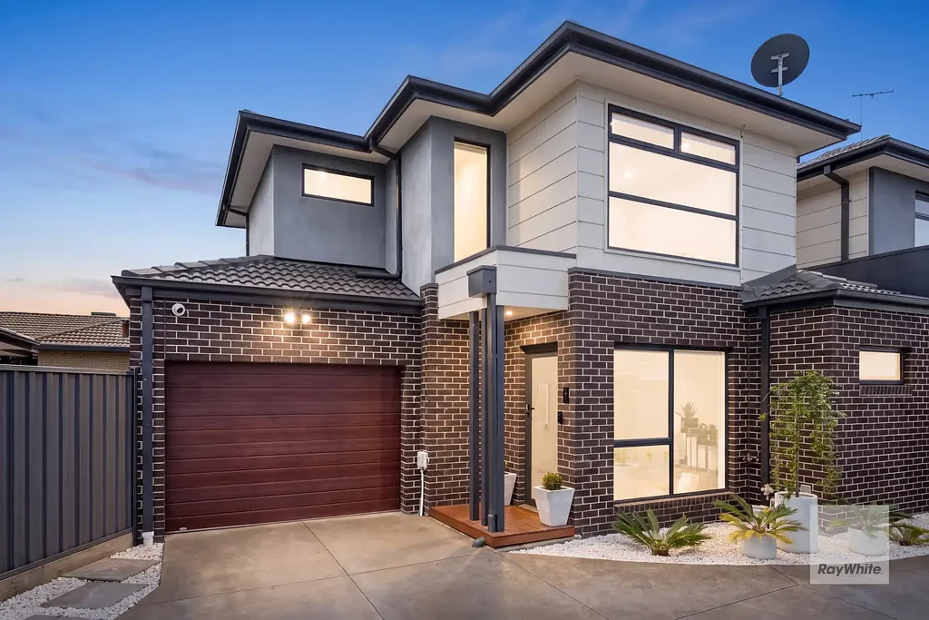 Sydenham 2Kwarto Buckingham Charm with Modern Style