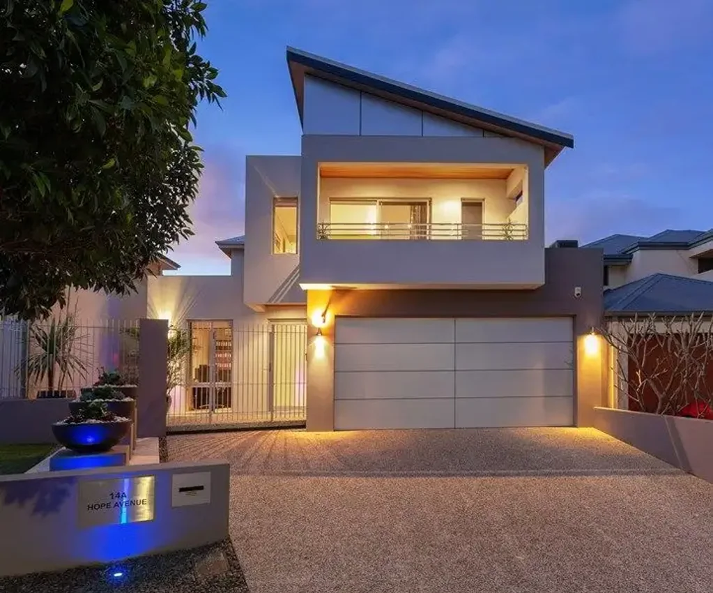 Manning 4房  Resort-Style Living built by Averna Homes, on the border of Salter Point Peninsula.