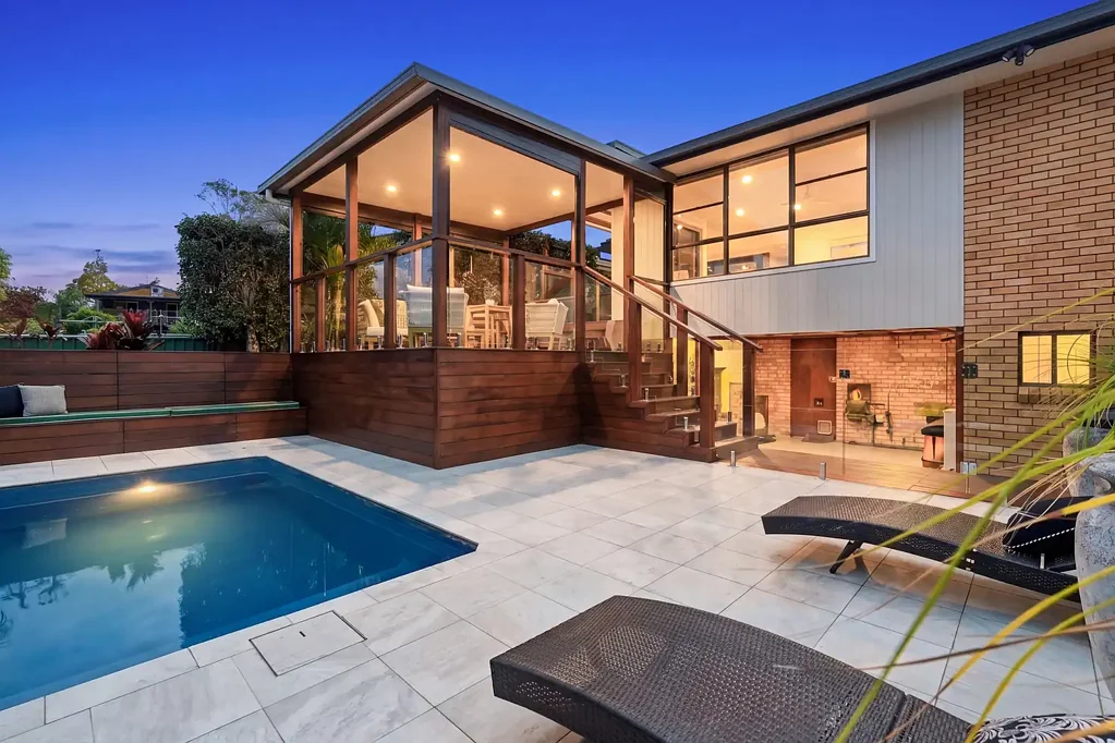 Coffs Harbour 4房  Family Comfort, Poolside Entertaining and Flexible Living Potential