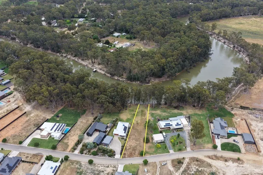 Barham  Murray River Frontage - 1,465 m² Vacant Land, Barham