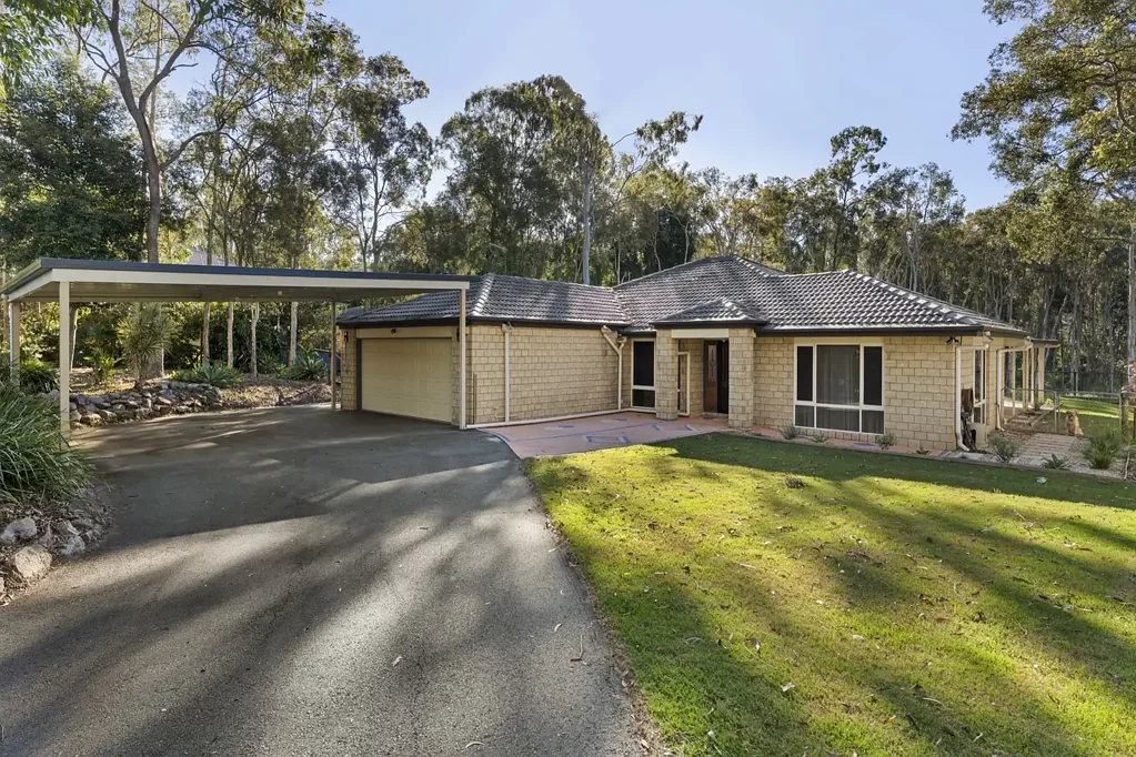 Burpengary 4બેડરૂમ Spacious Family Acreage, Powered Shed & Direct Nature Reserve Access