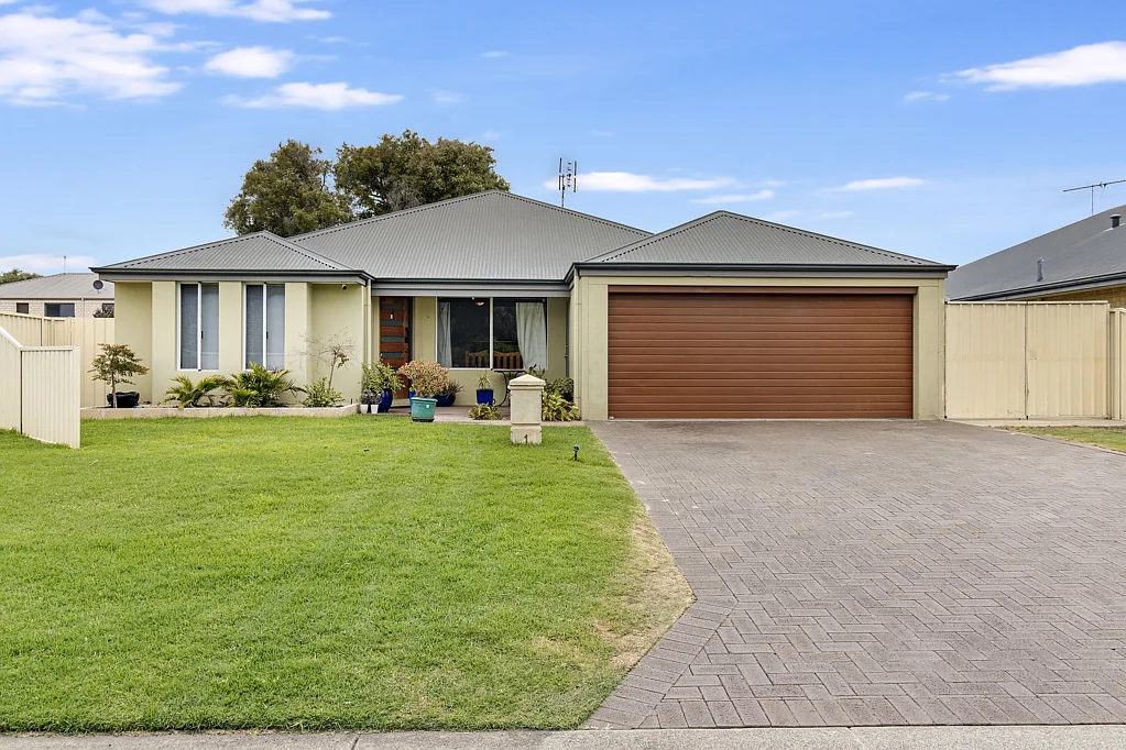 1 Crouchley Court, Broadwater, WA 6280
