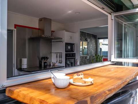 Parkside 4房  Hidden Gem with Bonus Self-Contained Unit