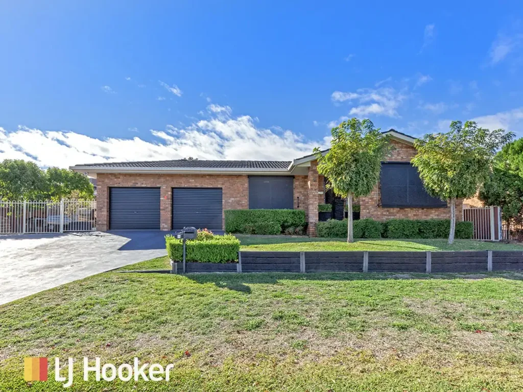 Spacious Family Living in the Heart of Hillvue