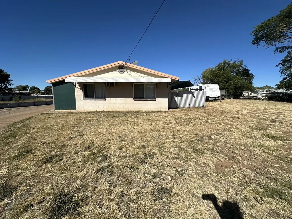 Well-Presented 2 Bedroom Property