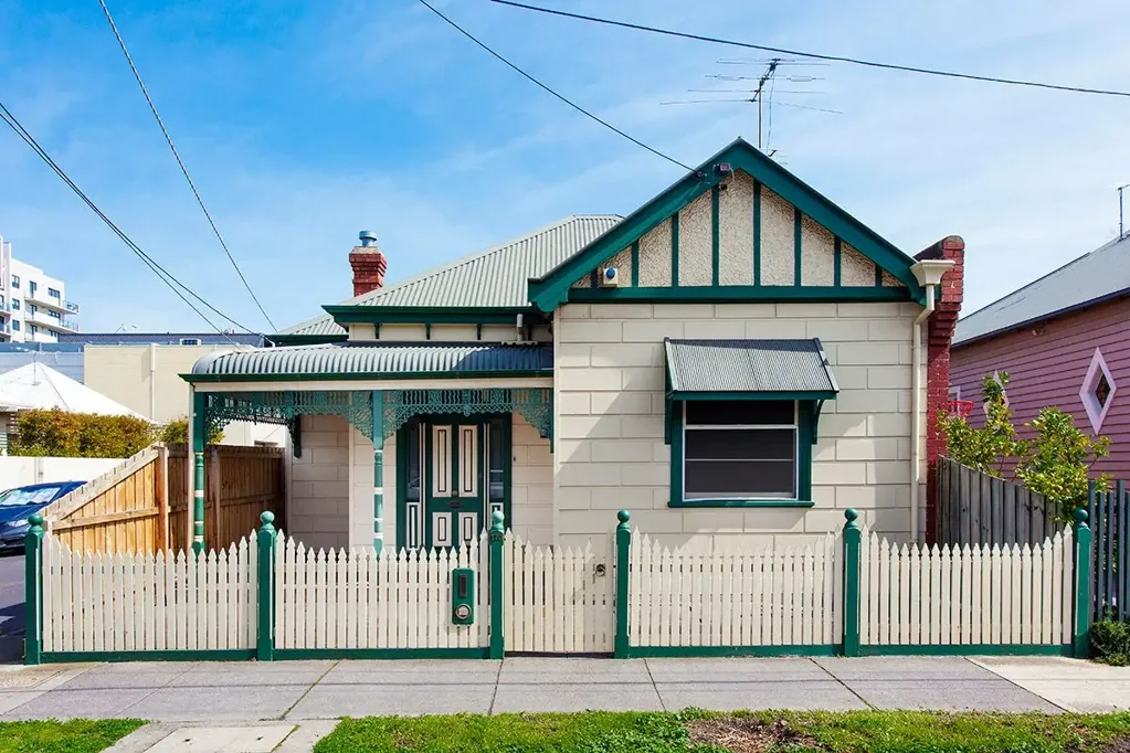 Charming and Spacious! | FLARE REAL ESTATE