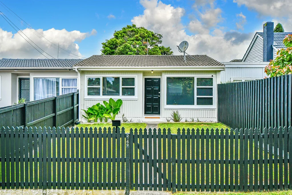 2/49 Russell Road, Manurewa, Manukau City, Auckland