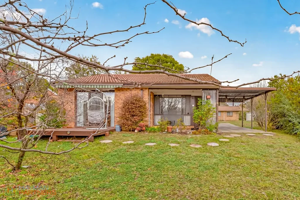 Oxley 2chambre Stand Alone Townhouse with Plenty of Outdoor Space!