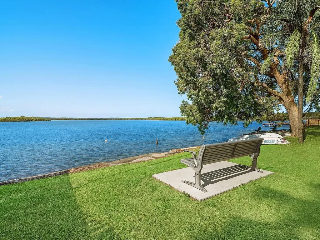 Swansea 4 Bedroom Stylish Residence,  Separate Studio Offering Airbnb/Teenage Retreat or Home Business