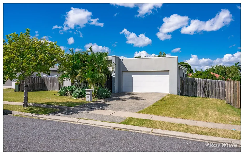 Parkhurst 4 Bedroom Lowset Brick in Parkhurst