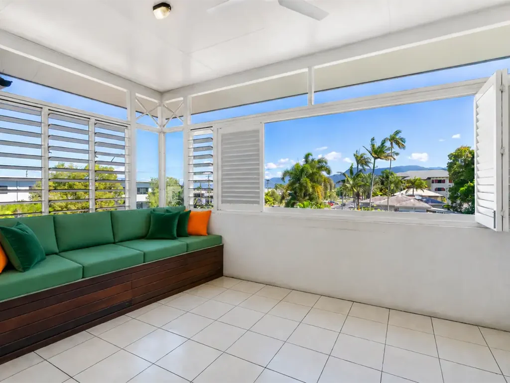 Bungalow 2房  Magnificent Views! Top Floor, Top Shelf!
