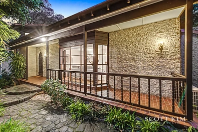 Mount Waverley 5ਬੈੱਡਰੂਮ Spacious Family Home with Multiple Living Areas in the MWSC Zone