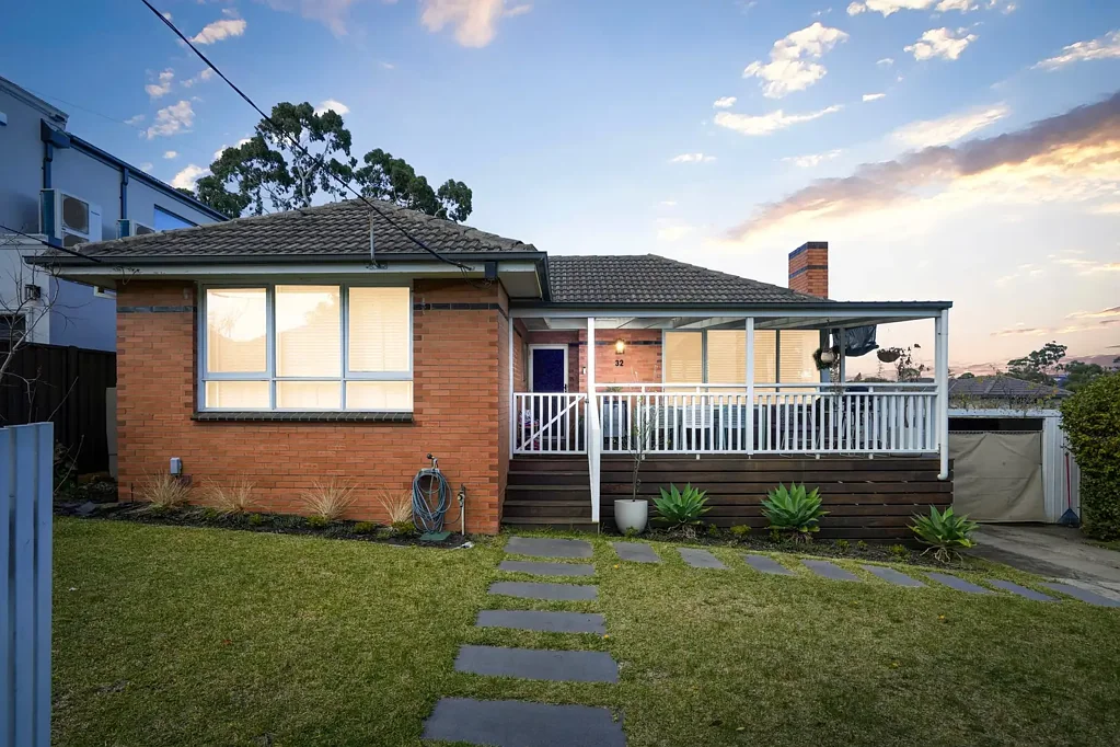 32 Hillside Grove, Airport West, VIC 3042