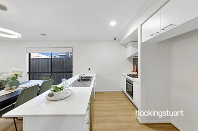 9 BURRUN CR, EPPING VIC 3076, 4 침실, 2 욕실, House