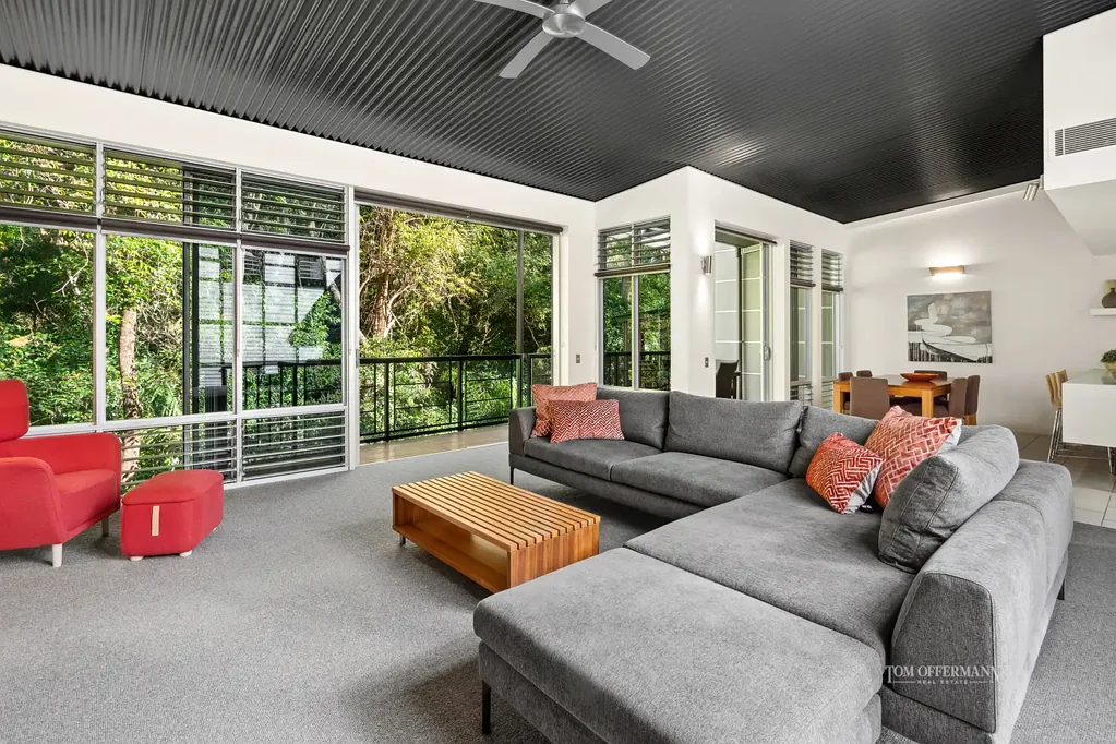 Noosa Heads 2 Bedroom Dress Circle Tree Top Villa; Walking Track to Laguna Lookout; Mere Mins to Main Beach