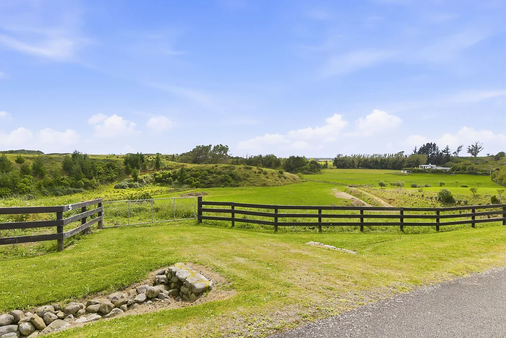 Shannon Country feel - town convenience