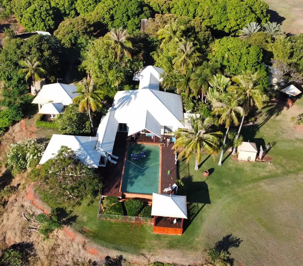 Waterbank 8 Bedroom Opulent Estate With Panoramic Ocean Views