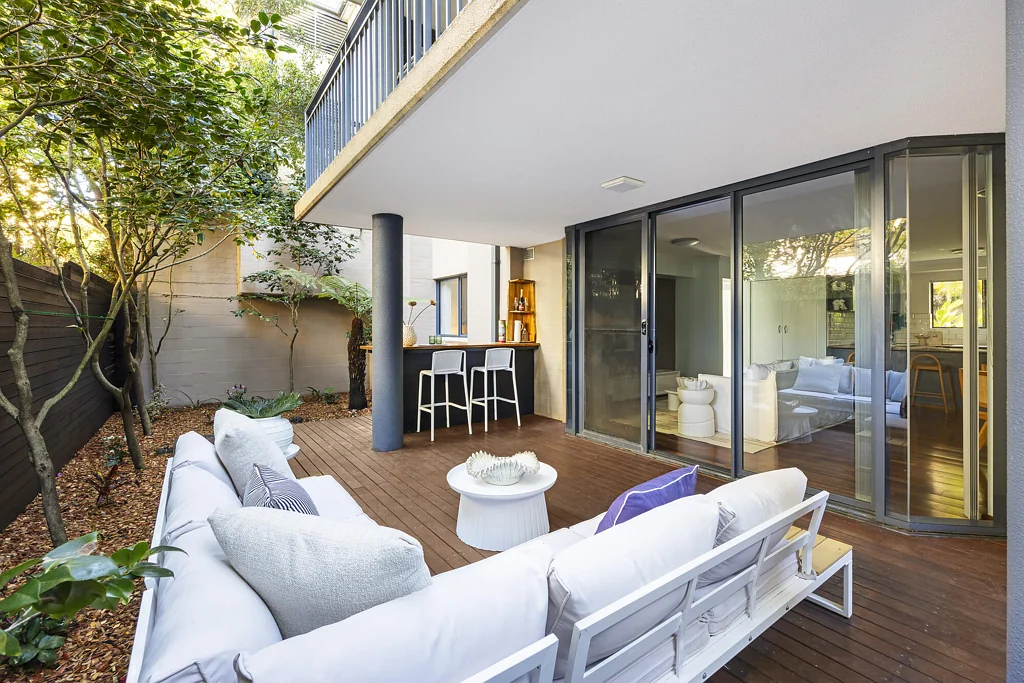 Dee Why 2 Bedroom Extraordinary apartment with an entertainers' courtyard, peacefully tucked away behind the town centre