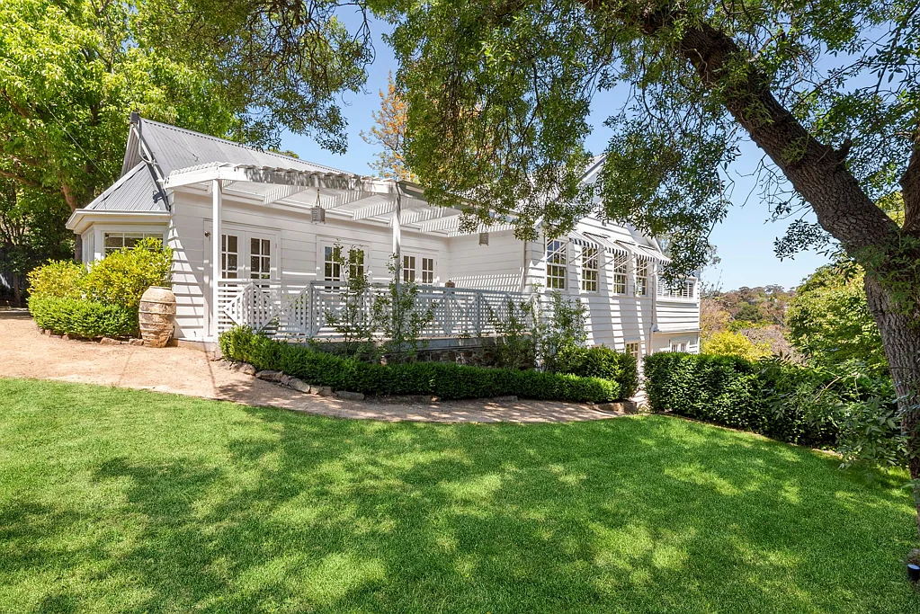 4 Humphries  Road, Mount Eliza, VIC 3930