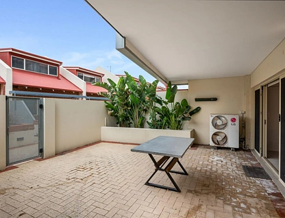6/80 Stirling Highway, North Fremantle, North West Perth, 2 Bedrooms, 2 Bathrooms, Apartment