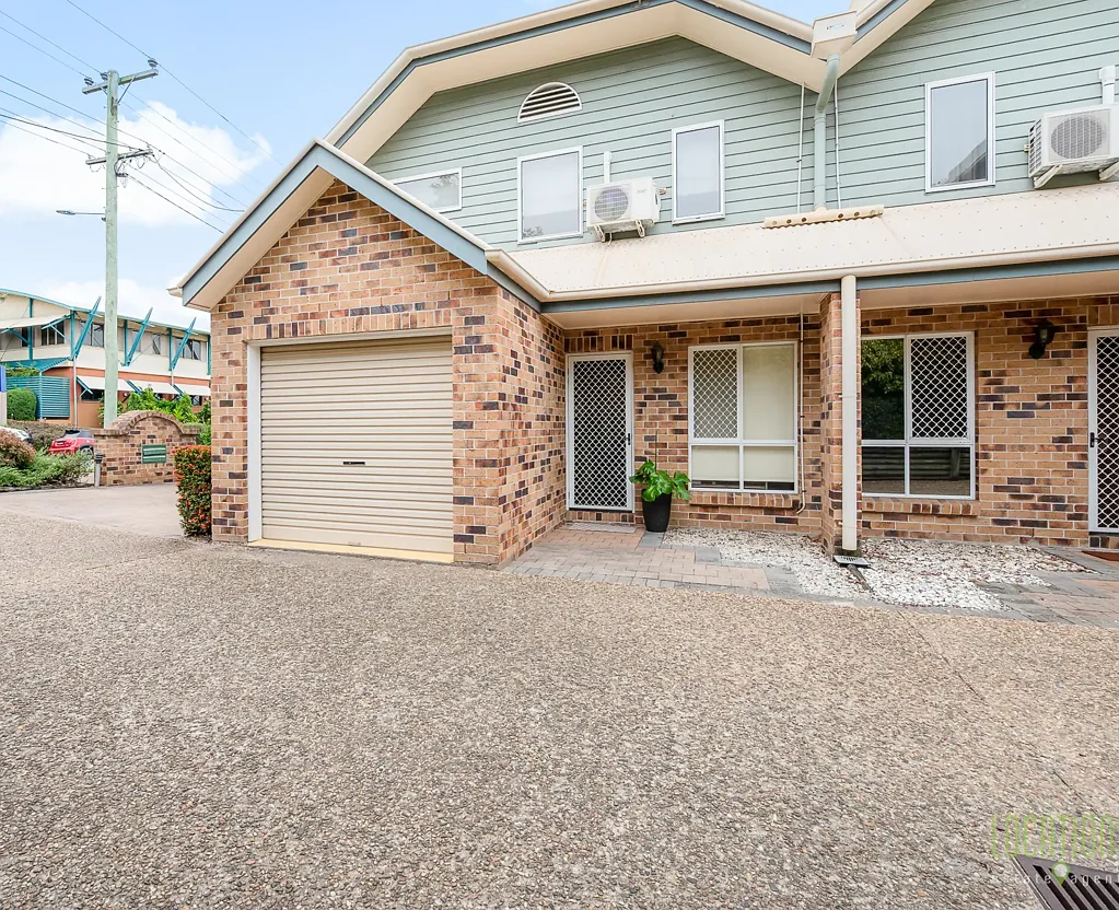 Gladstone Central 3chambre PRIME LOCATION, AFFORDABLE, LOW MAINTENANCE LIVING!