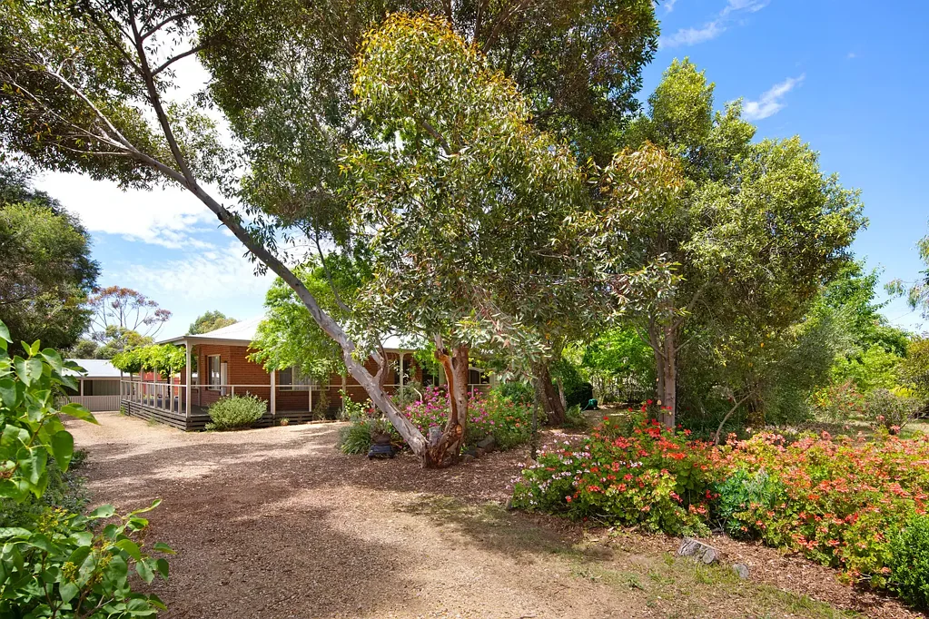 Maldon 3chambre A private half-acre retreat moments from Maldon village with excellent workshop space