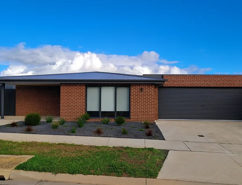 16 Pandanus Court, Warragul, VIC 3820, 9房, 3浴, 独立屋