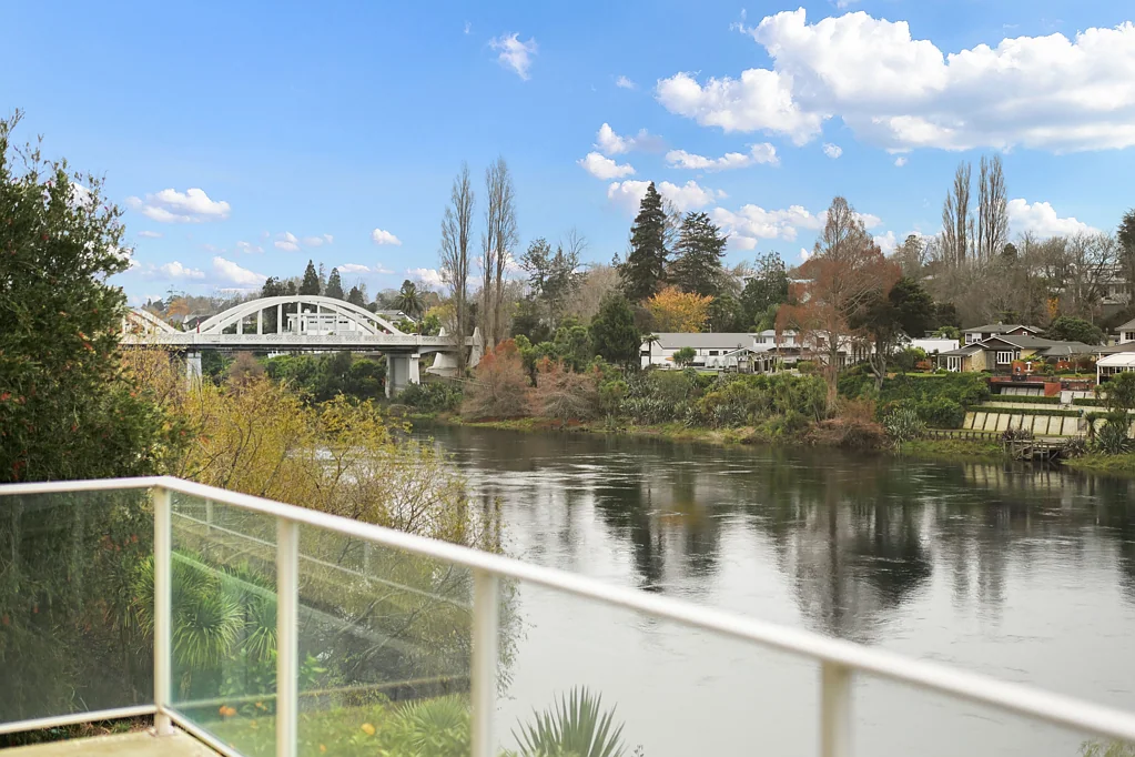 Whitiora 2Zimmer River Views Without the Million-Dollar Price Tag