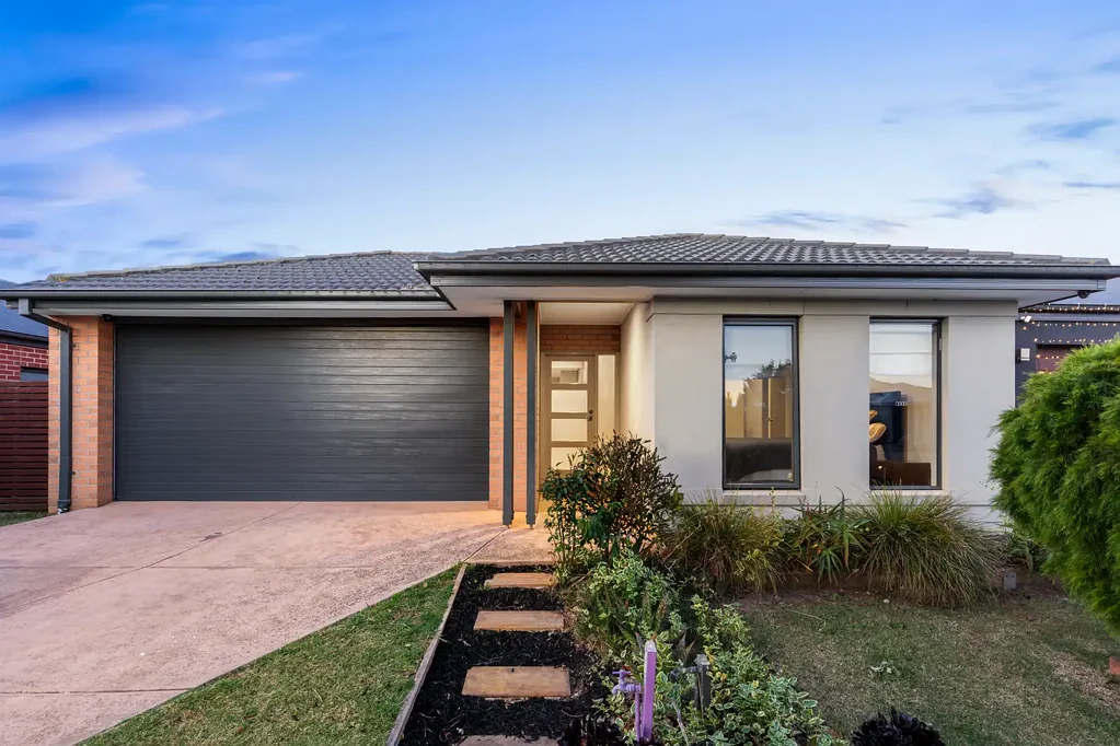18 Eaton Road, Mount Duneed, VIC 3217