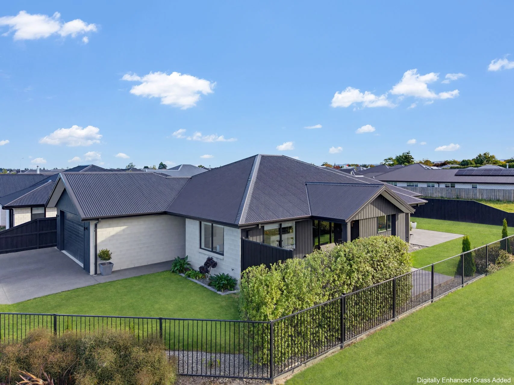 Amberley 3ห้องนอน Motivated Vendors - View This Sun Kissed Home