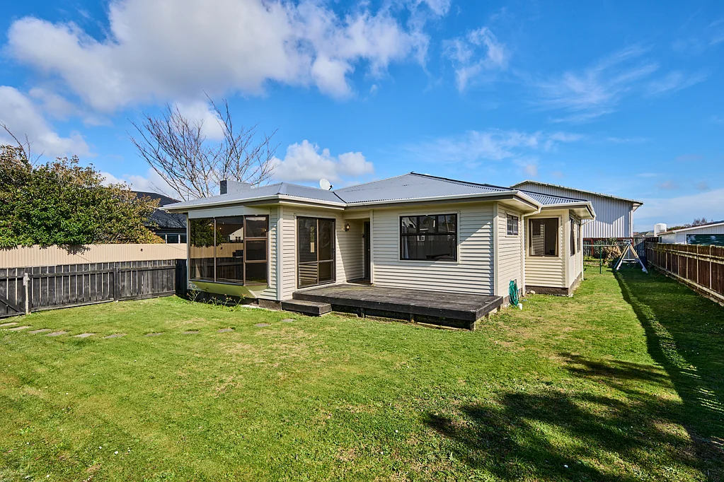 Trentham 3Zimmer Space for the Family, Room to Grow - 759sqm