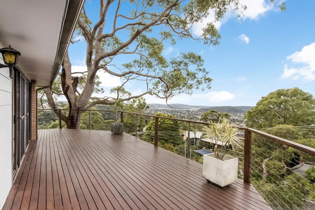 Umina Beach 4બેડરૂમ Family Sanctuary with Panoramic Views & National Park Backdrop.