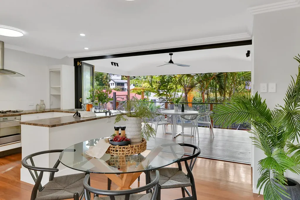 Jindalee 3Moenga Family Entertainer in Convenient Location and Close to Everything !