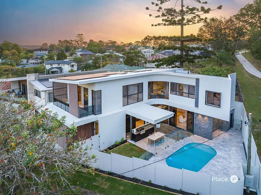 Holland Park 5બેડરૂમ Brand-New Luxury Family Home with Tranquil Resort-Style Living
