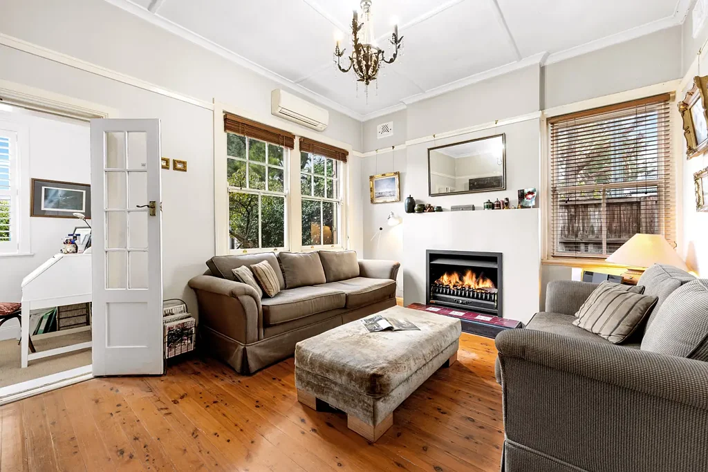 Willoughby 3침실 Low maintenance lifestyle, level land and further potential