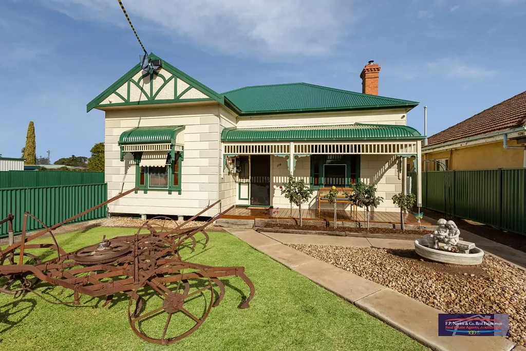 Charlton 3 Bedroom Classic Charm Meets Country Comfort