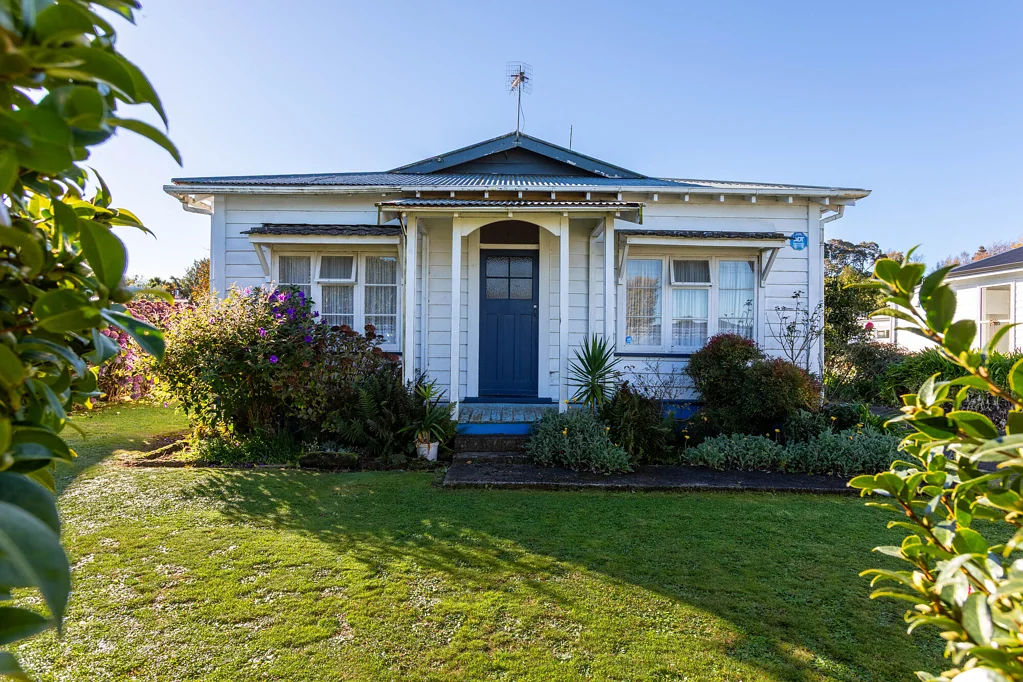 Woodville 3房  Opportunity knocks in a charming railway cottage