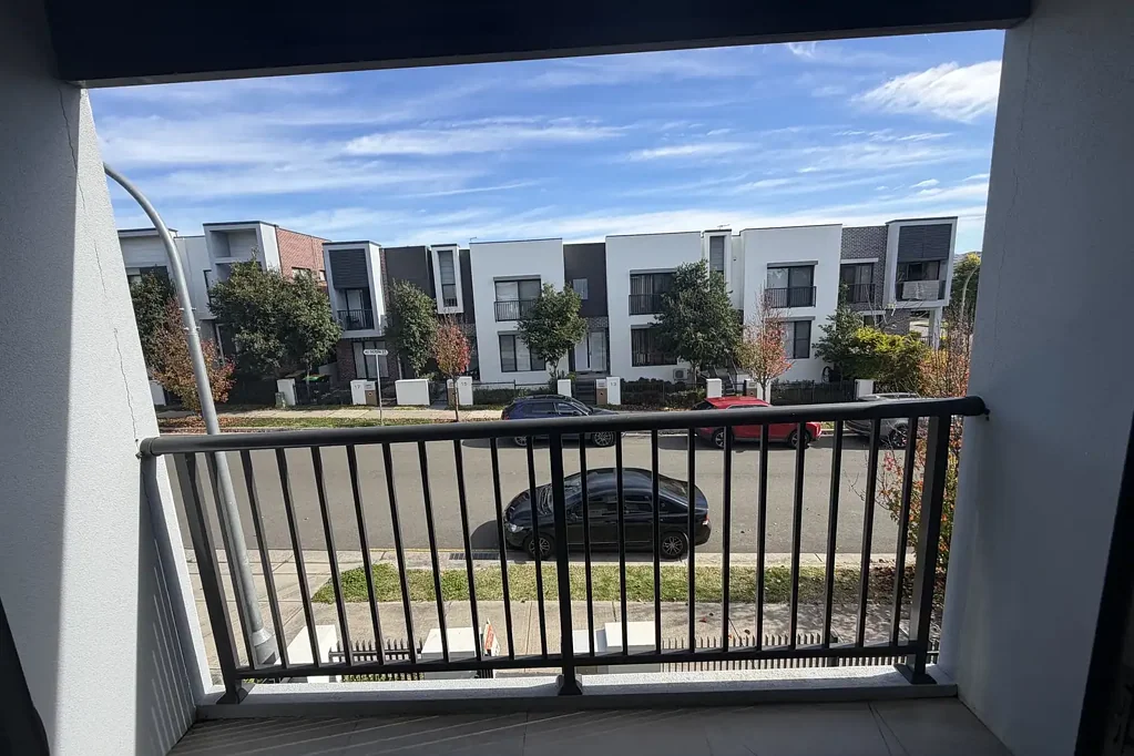 RENT REDUCED - move straight in.